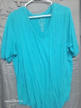 Women's Teal V-Neck Short Sleeve Tee